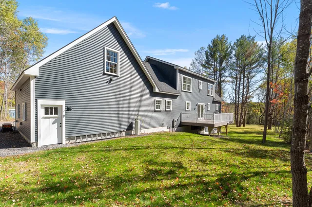 $750,000 | 26 Peggy Lane, Manchester, ME 04351