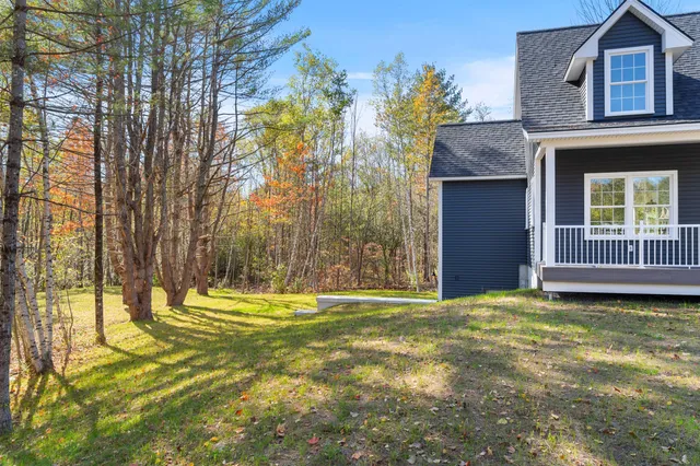 $750,000 | 26 Peggy Lane, Manchester, ME 04351