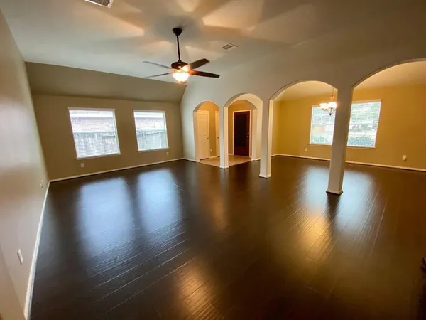 $2,475 | 3804 Oak Bent Drive, Pearland, TX 77581