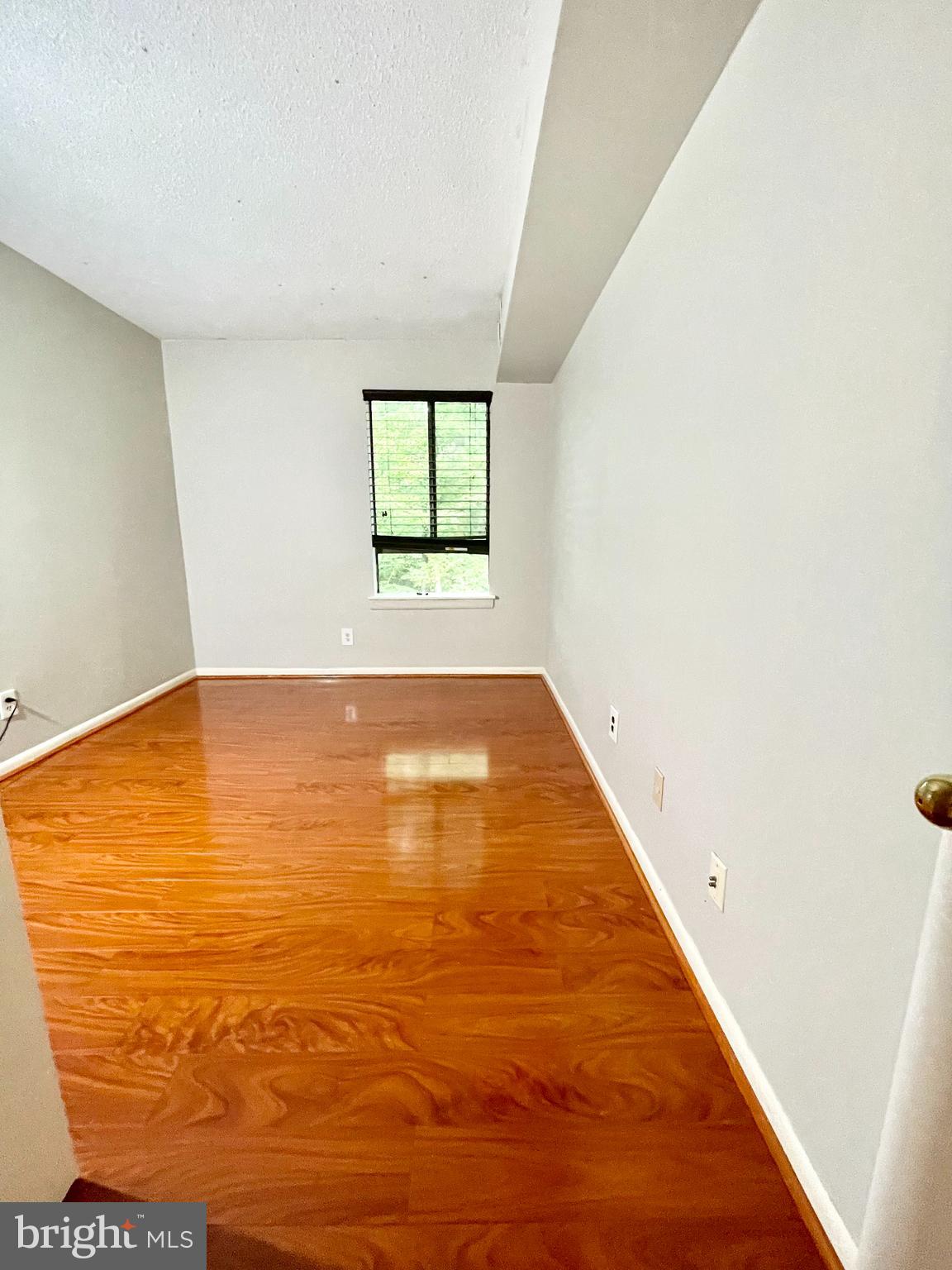 11623 Stoneview Square, Unit 11C Reston, VA 20191 - Photo 21 of 32 Bedroom-2