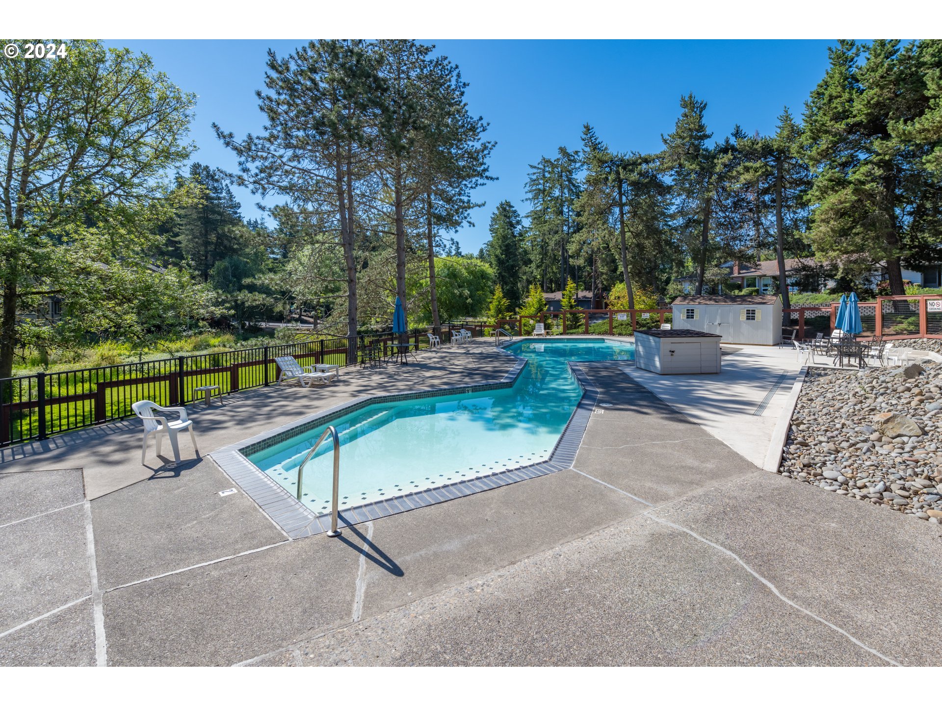 6035 Southwest Glenbrook Road Beaverton, OR 97007 - Photo 27 of 35 Community Pool