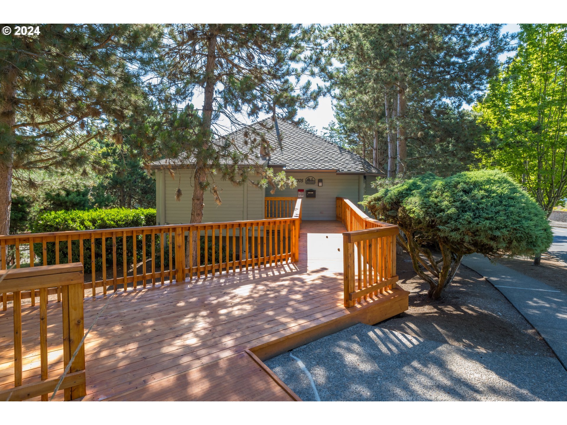 6035 Southwest Glenbrook Road Beaverton, OR 97007 - Photo 30 of 35 Community Club House