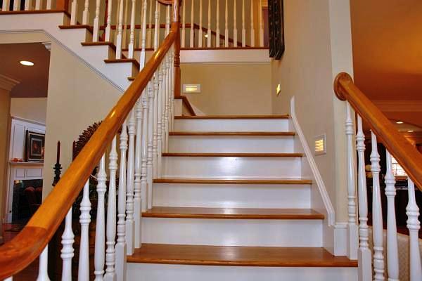 5444 Woodchuck Road Roanoke, VA 24018 - Photo 38 of 71 Stairs to Upper Level