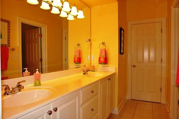 5444 Woodchuck Road Roanoke, VA 24018 - Photo 44 of 71 Bathroom 2