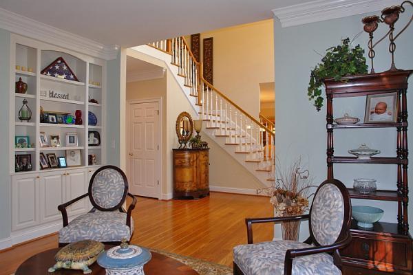 5444 Woodchuck Road Roanoke, VA 24018 - Photo 6 of 71 Living Room & Foyer
