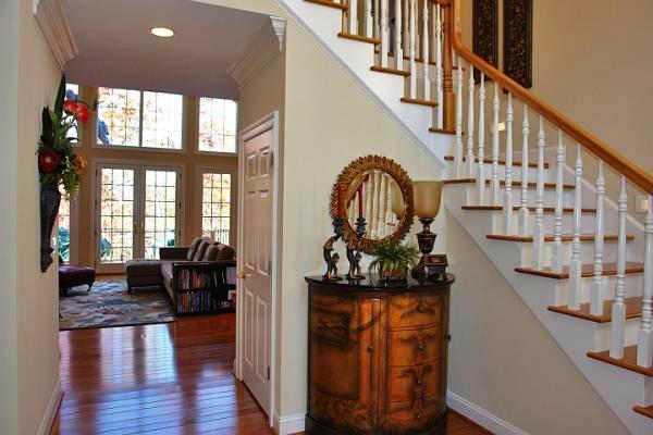 5444 Woodchuck Road Roanoke, VA 24018 - Photo 7 of 71 Hallway to Great Room
