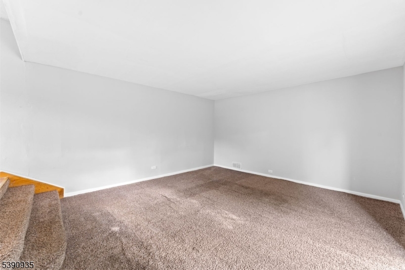 87 Pompton Avenue Little Falls, NJ 07424 - Photo 14 of 34