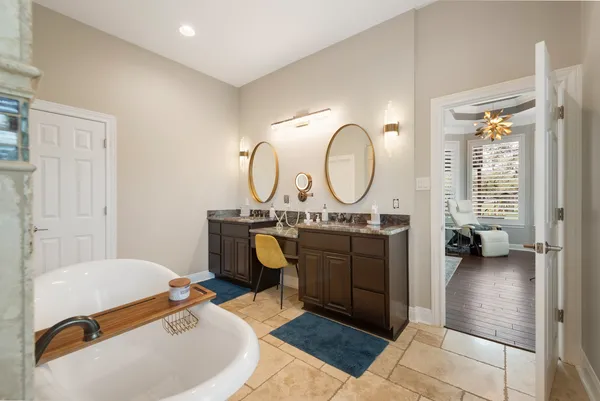 $5,500 | 664 Ranchers Club Lane, Unit 1, Driftwood, TX 78619