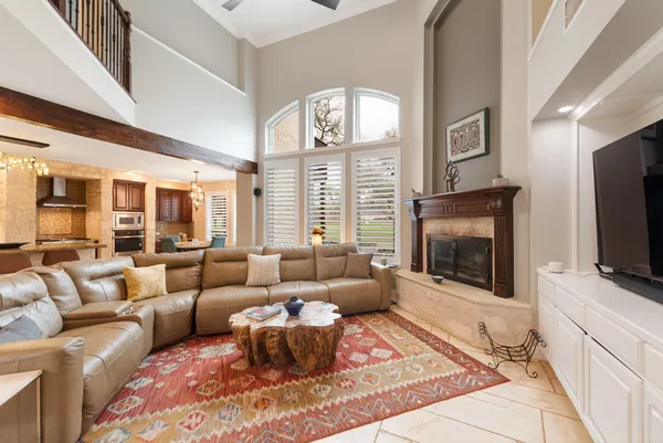 $5,500 | 664 Ranchers Club Lane, Unit 1, Driftwood, TX 78619