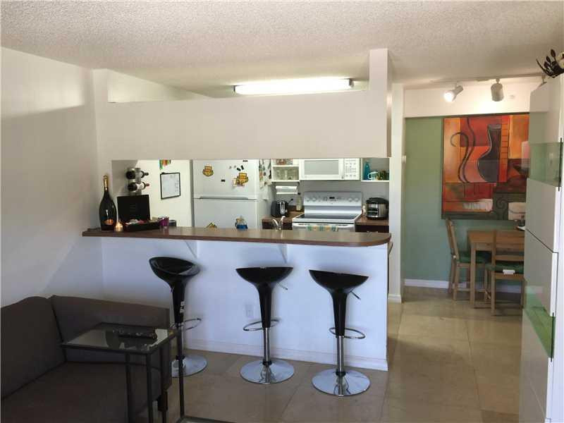 470 South Park Road, Unit 7204 Hollywood, FL 33021 - Photo 4 of 10 Exterior Front