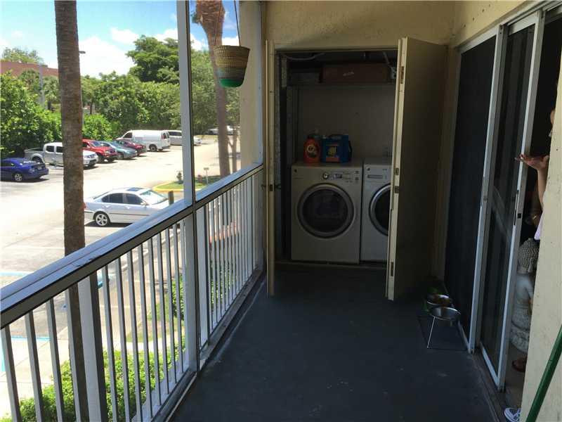 470 South Park Road, Unit 7204 Hollywood, FL 33021 - Photo 7 of 10 Exterior Front