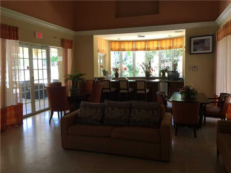 470 South Park Road, Unit 7204 Hollywood, FL 33021 - Photo 9 of 10 Exterior Front