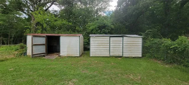 $1,800 | 1701 Van Zandt County Road 1803, Grand Saline, TX 75140