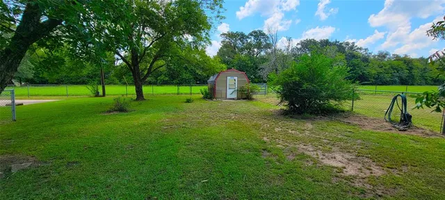$1,800 | 1701 Van Zandt County Road 1803, Grand Saline, TX 75140
