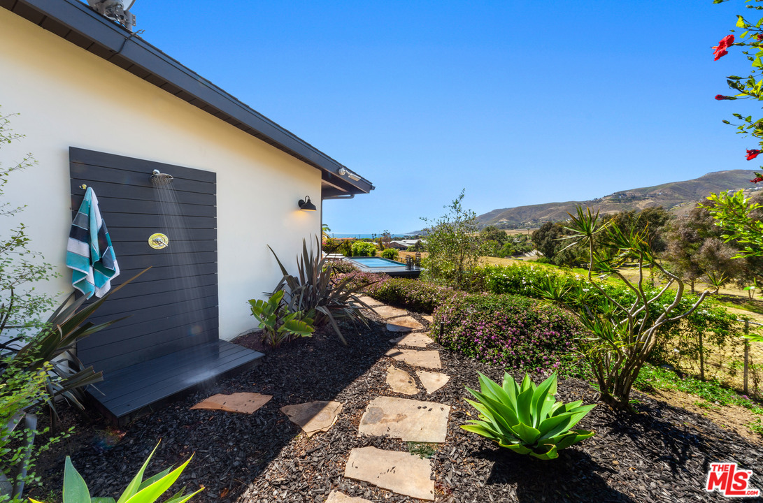 6409 Surfside Way Malibu, CA 90265 - Photo 33 of 53