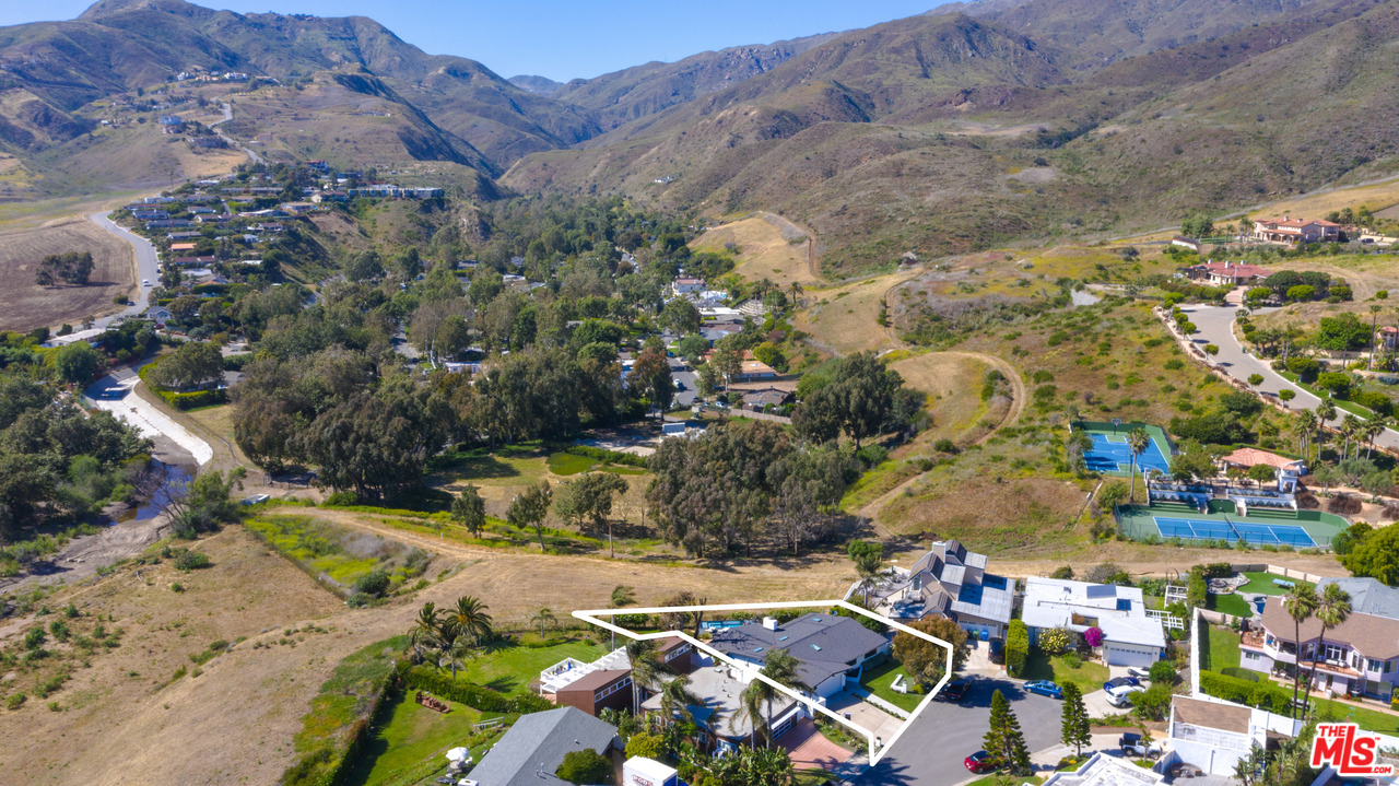 6409 Surfside Way Malibu, CA 90265 - Photo 9 of 53