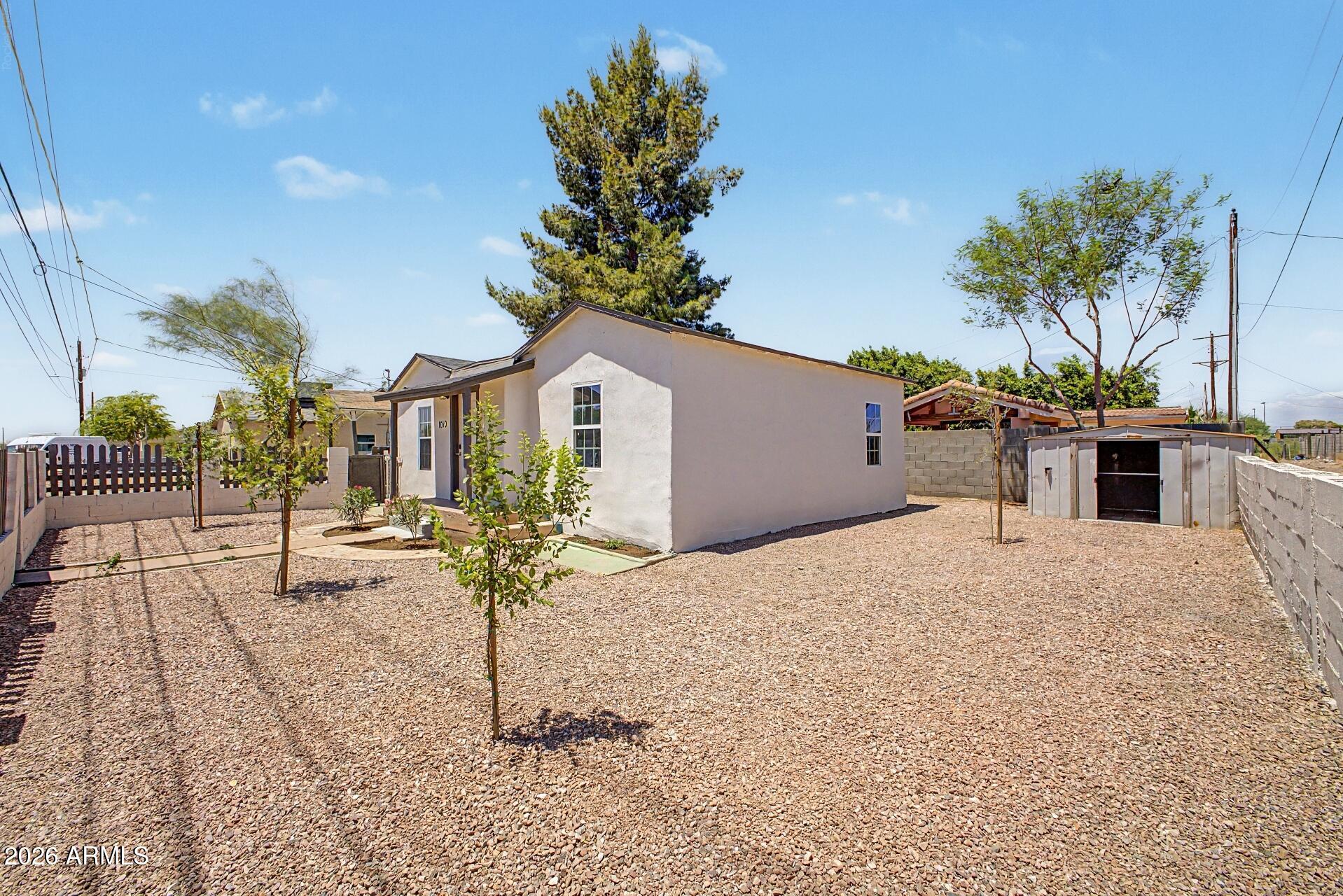 1010 East Chipman Road Phoenix, AZ 85040 - Photo 5 of 25 05 - Chipman