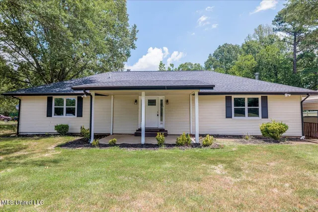 $275,000 | 2215 Plum Point Road, Pope, MS 38658