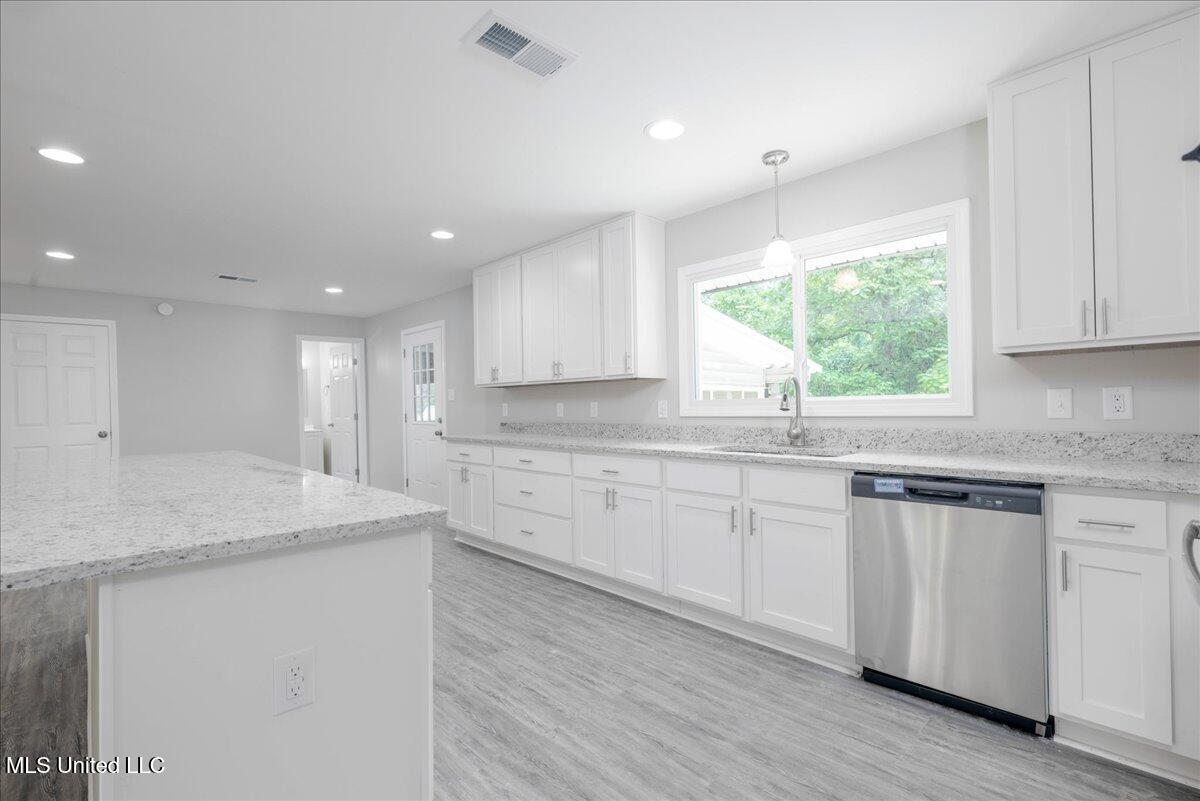 2215 Plum Point Road Pope, MS 38658 - Photo 14 of 44 16-kitchen