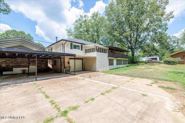 $275,000 | 2215 Plum Point Road, Pope, MS 38658