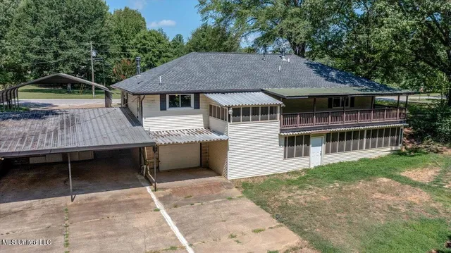 $275,000 | 2215 Plum Point Road, Pope, MS 38658