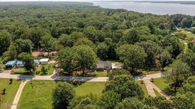 $275,000 | 2215 Plum Point Road, Pope, MS 38658