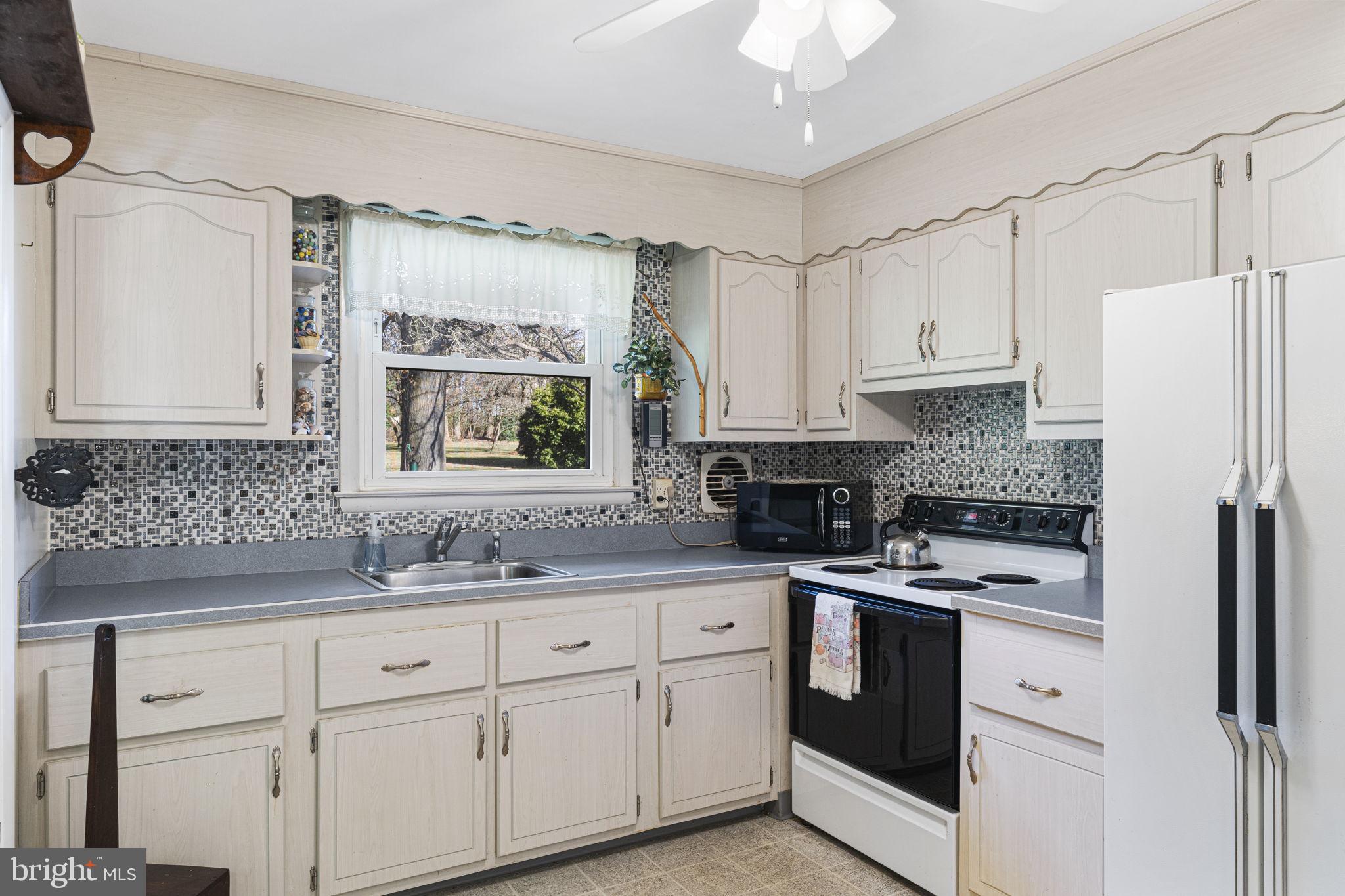 11 Rambling Lane Malvern, PA 19355 - Photo 11 of 40 Gallery Image 11