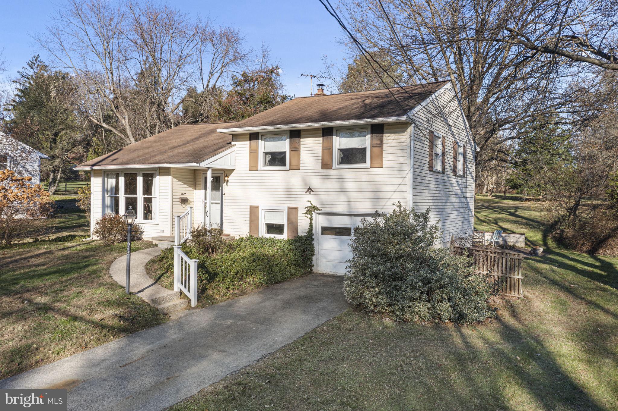 11 Rambling Lane Malvern, PA 19355 - Photo 2 of 40 Gallery Image 2