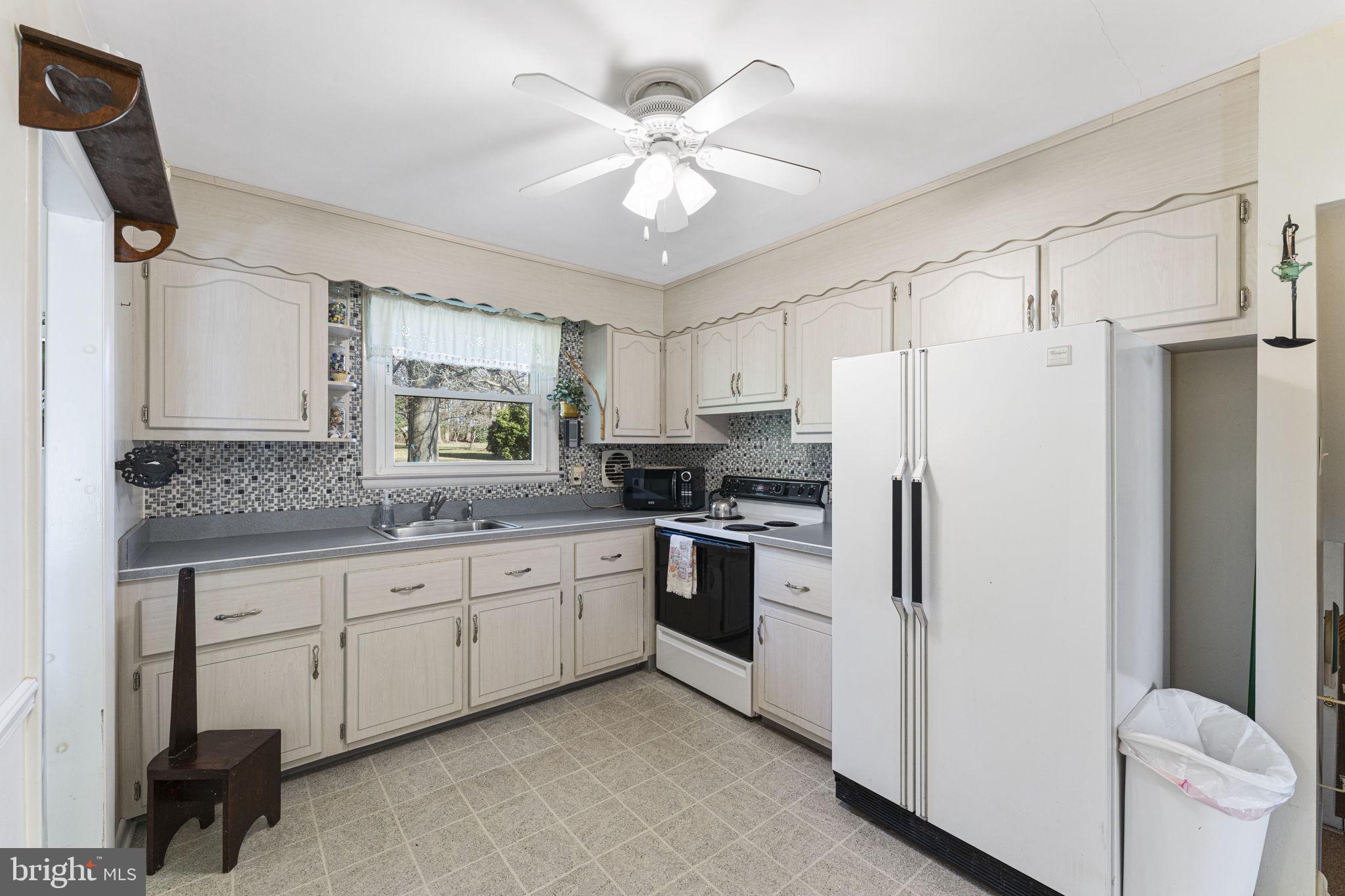 11 Rambling Lane Malvern, PA 19355 - Photo 10 of 40 Gallery Image 10