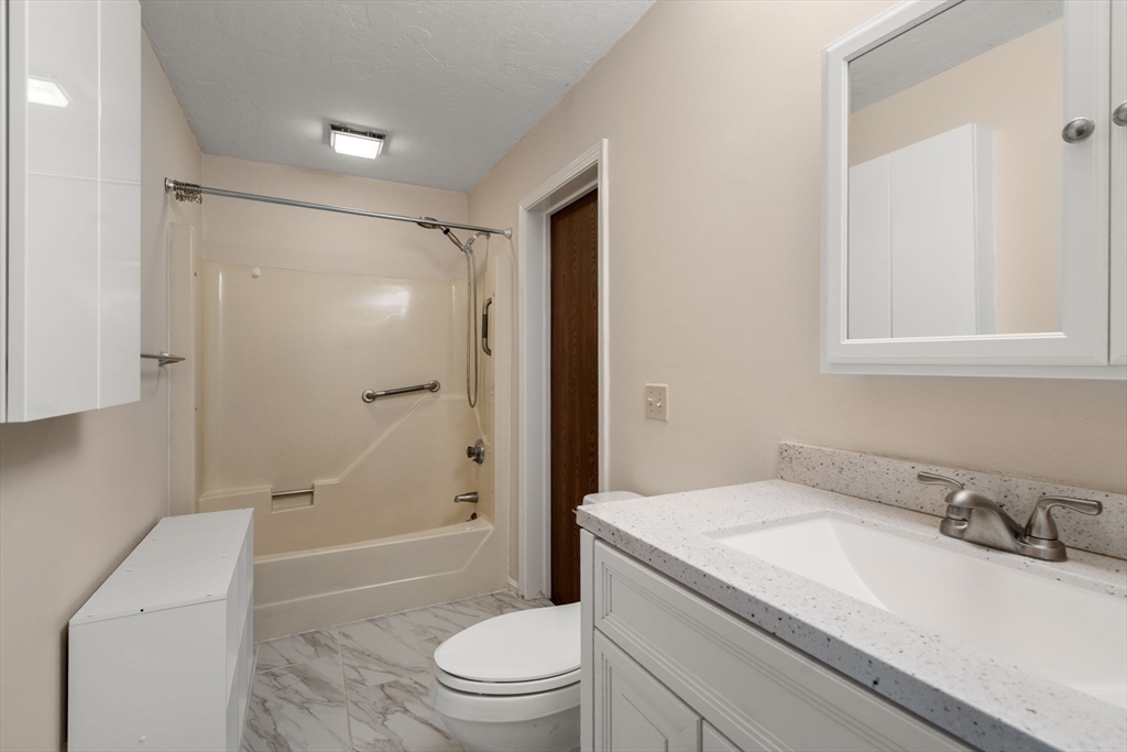 50 Londonderry Road, Unit 50 Grafton, MA 01519 - Photo 14 of 33