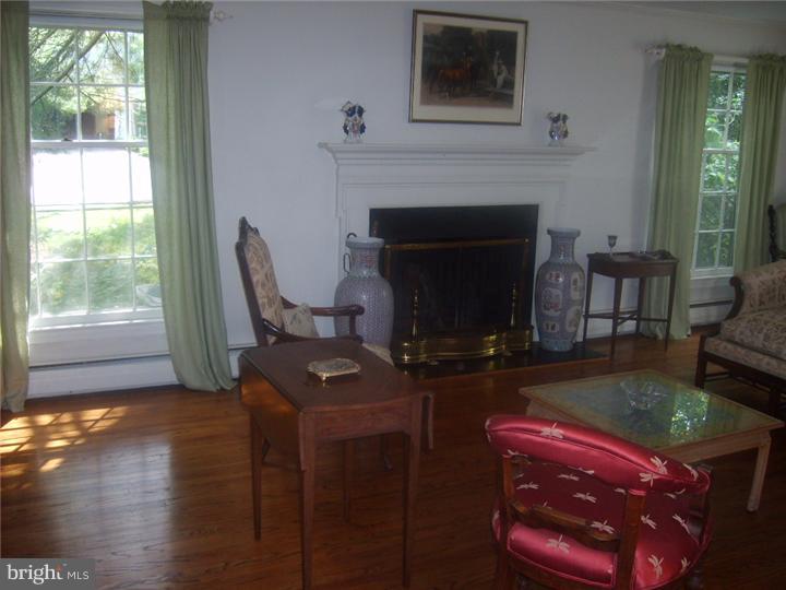 173 Ladderback Lane Devon, PA 19333 - Photo 5 of 25 Living Room