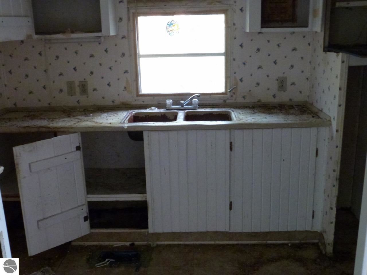 23707 Faylor Road Copemish, MI 49625 - Photo 29 of 33 1749700-28.JPG