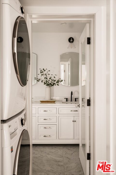 1735 Idlewood Road Glendale, CA 91202 - Photo 39 of 64 a bathroom with a sink a mirror and a shower