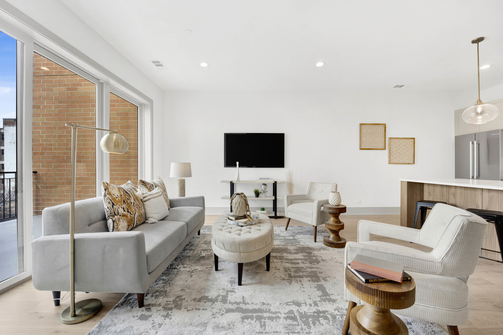 1548 West Ardmore Avenue, Unit 4C Chicago, IL 60660 - Photo 17 of 37 a living room with furniture and a flat screen tv