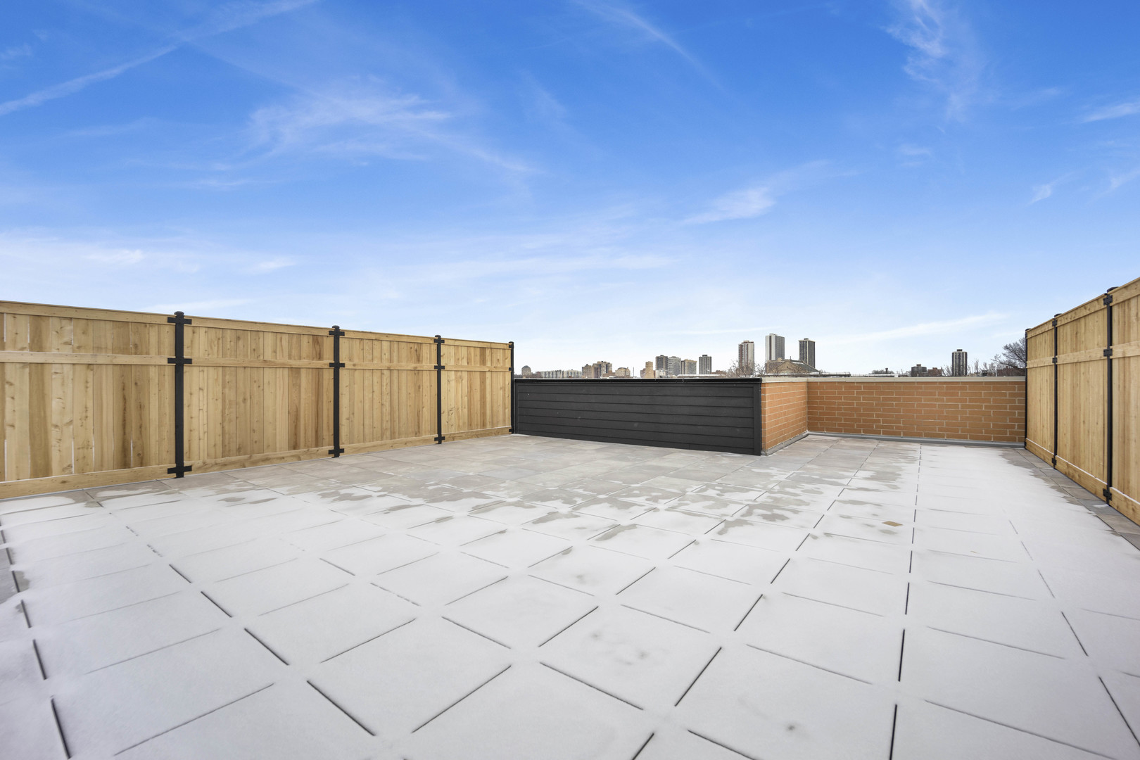 1548 West Ardmore Avenue, Unit 4C Chicago, IL 60660 - Photo 30 of 37 a view of empty room