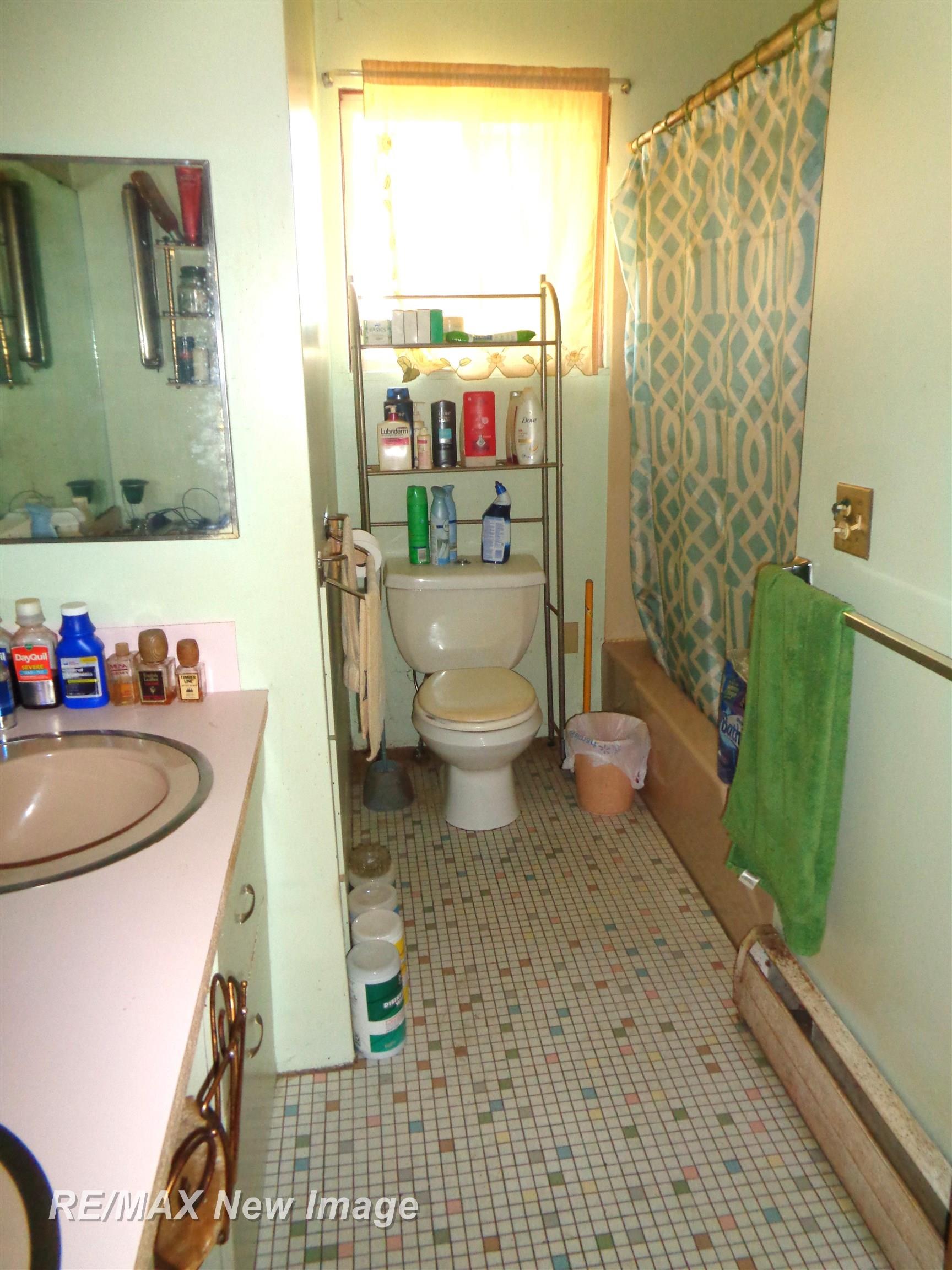 3751 Pierce Road Saginaw, MI 48604 - Photo 15 of 24 50201319-a31a2a1f-e9bd-4ab6-8caa-76523aae1ebb.JPG