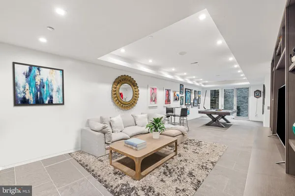 $18,000 | 1727 Delancey Place, Philadelphia, PA 19103