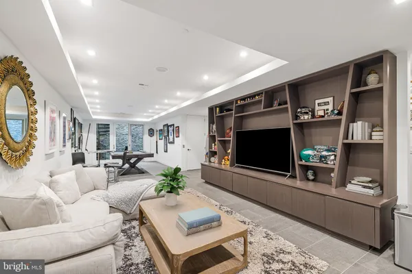 $18,000 | 1727 Delancey Place, Philadelphia, PA 19103