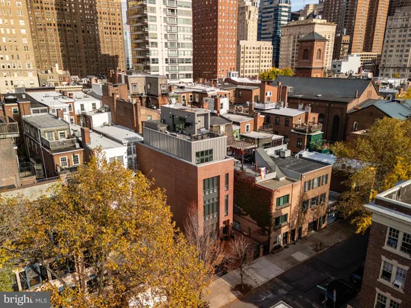 $18,000 | 1727 Delancey Place, Philadelphia, PA 19103