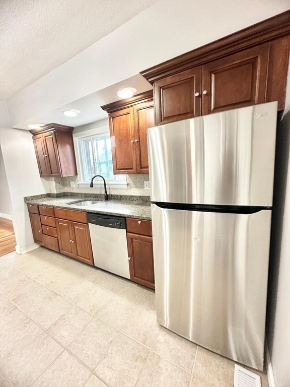 14 Pleasant Park Road Winthrop, MA 02152 - Photo 10 of 41