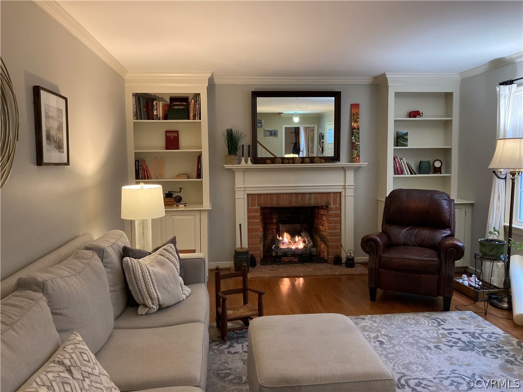 301 Squirrel Path Charlottesville, VA 22901 - Photo 7 of 50 Nicely appointed living room with built in book sh