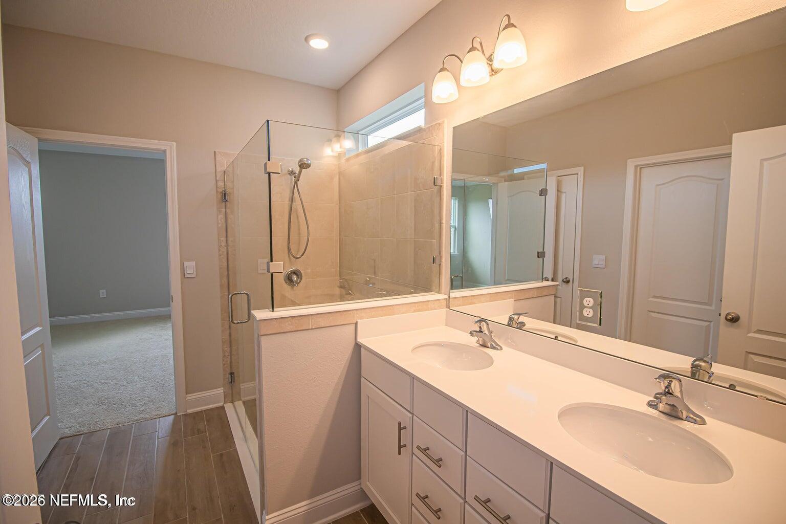 31 Thistleton Way Street St. Augustine, FL 32092 - Photo 13 of 25 master bathroom