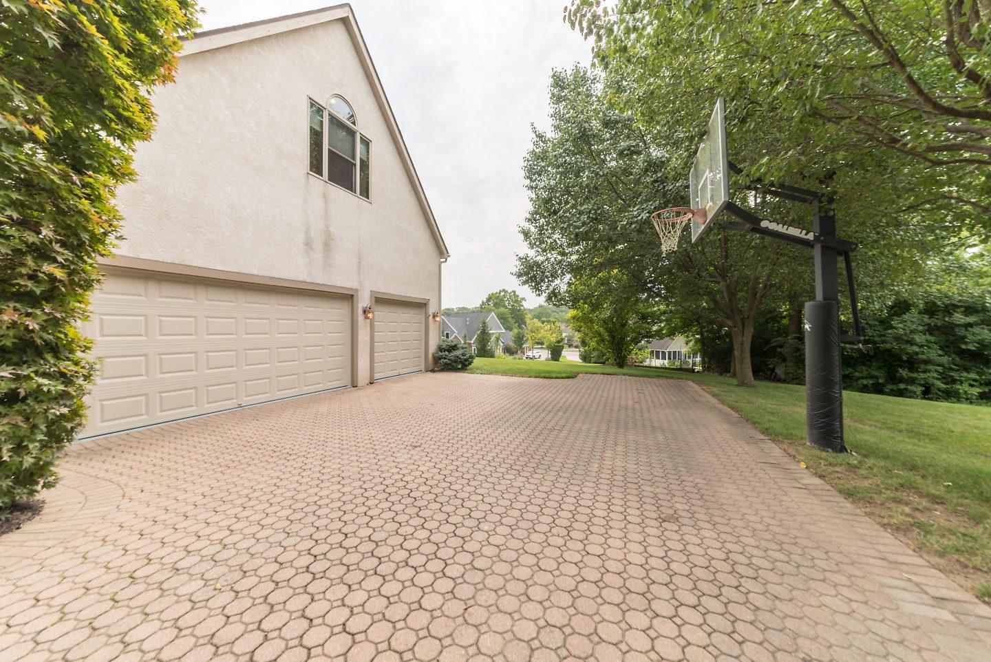 385 Shale Ridge Court Powell, OH 43065 - Photo 3 of 70 Gallery Image 3