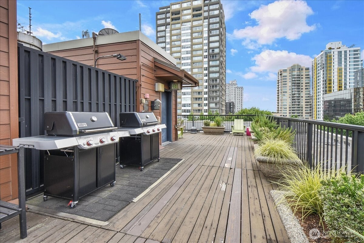 425 Vine Street, Unit 614 Seattle, WA 98121 - Photo 18 of 23