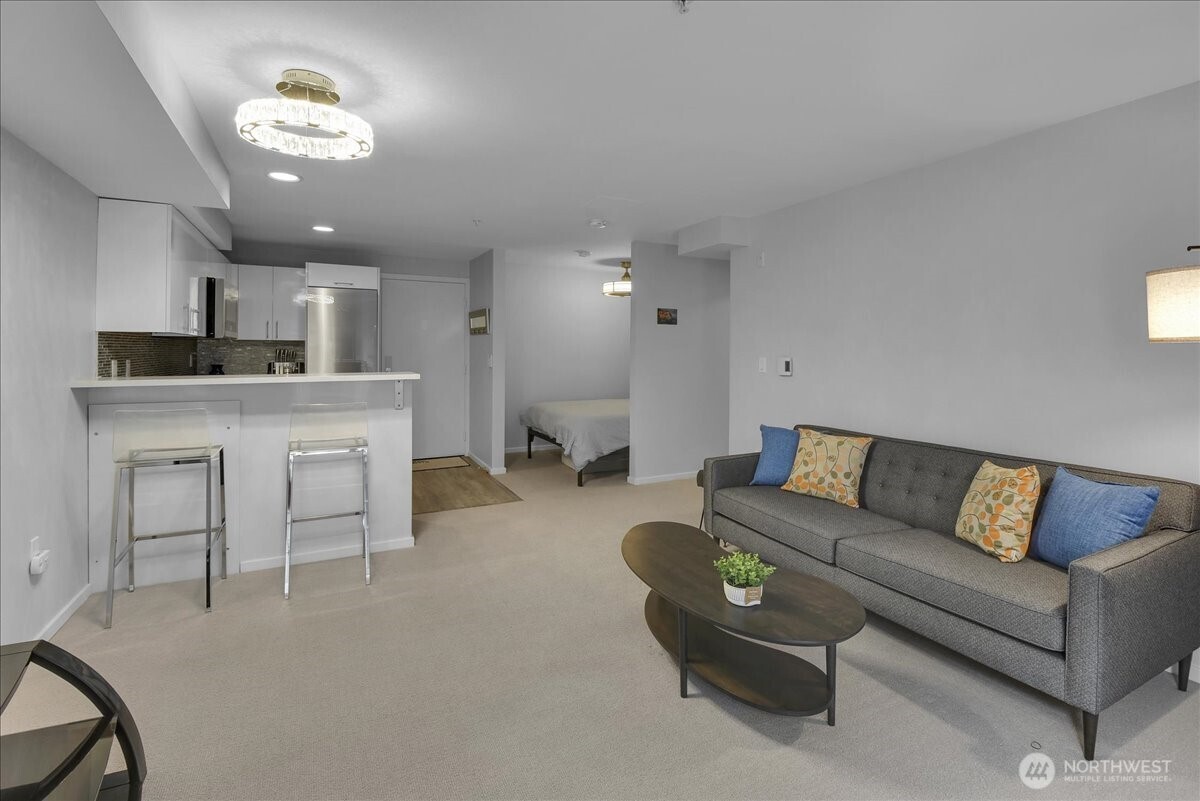 425 Vine Street, Unit 614 Seattle, WA 98121 - Photo 7 of 23