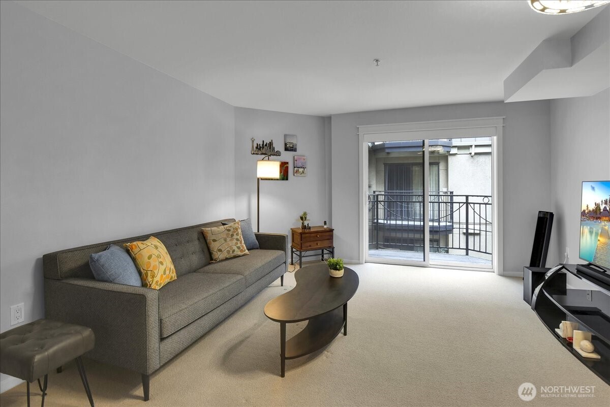 425 Vine Street, Unit 614 Seattle, WA 98121 - Photo 8 of 23