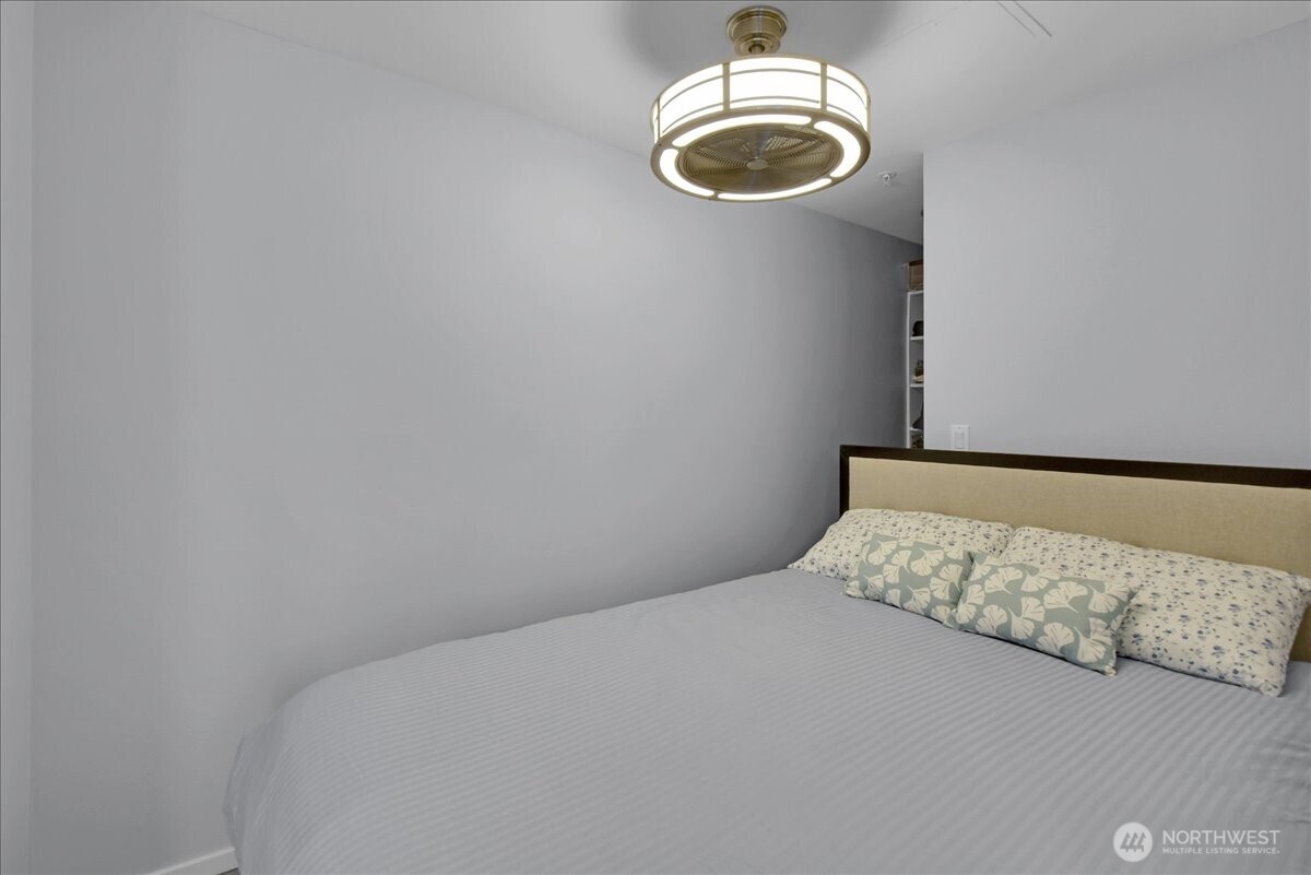 425 Vine Street, Unit 614 Seattle, WA 98121 - Photo 10 of 23