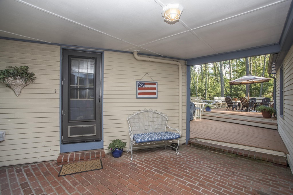 6 Randall Road Rochester, MA 02770 - Photo 3 of 25