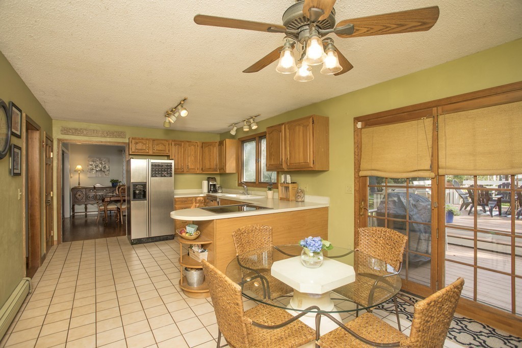 6 Randall Road Rochester, MA 02770 - Photo 4 of 25