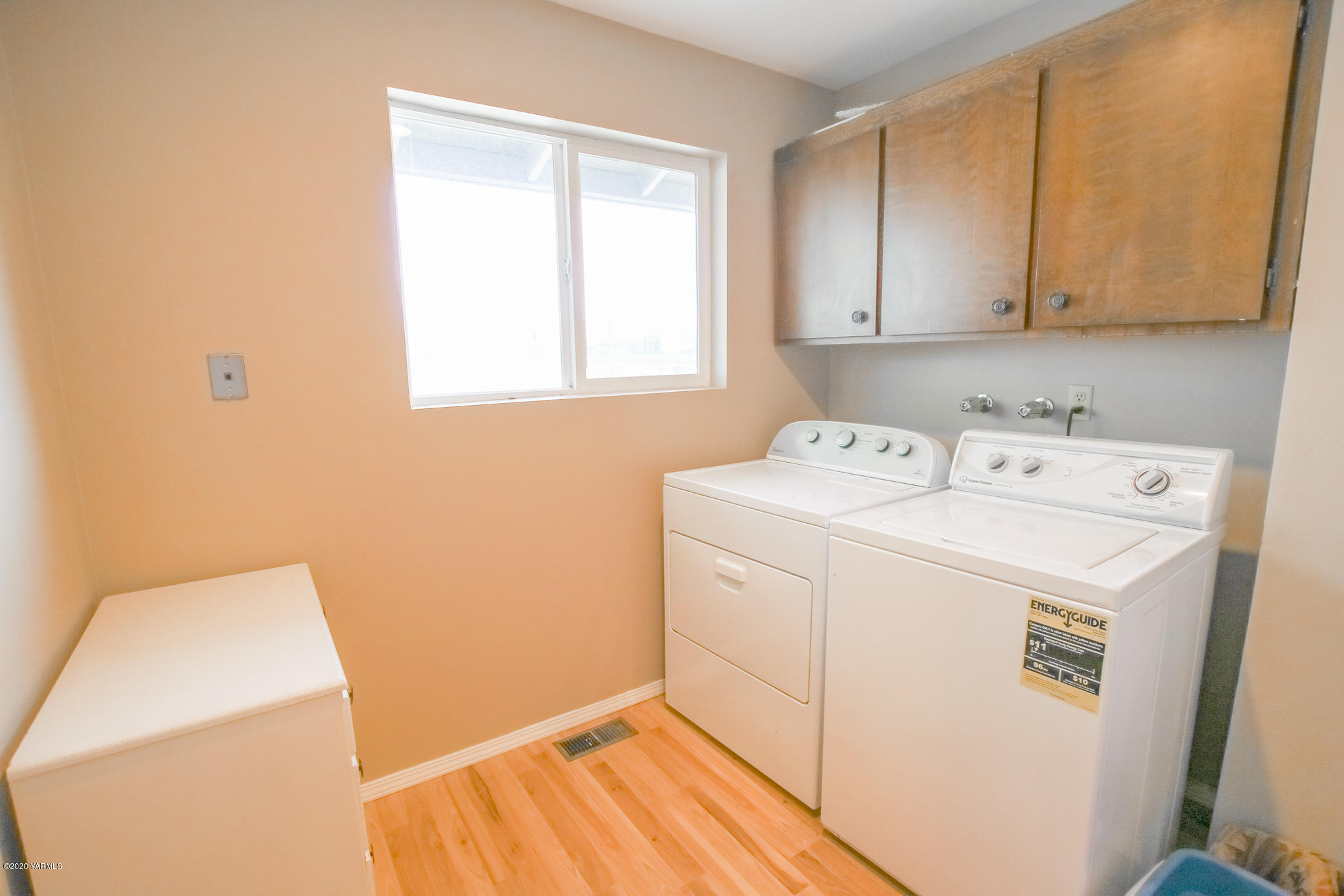 6608 Postma Road Yakima, WA 98901 - Photo 27 of 34 a utility room with dryer and washer